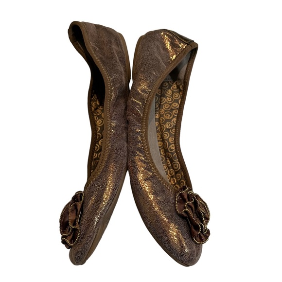 Lindsay Phillips Liz Ballet Flats Brown Metallic Flower Leather - Picture 8 of 10